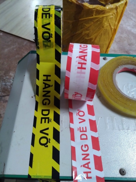 Băng keo ghi chữ hàng dễ vỡ