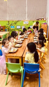 Dịch vụ ăn uống