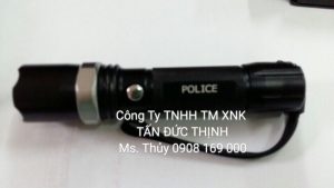 Đèn pin chiếu sáng