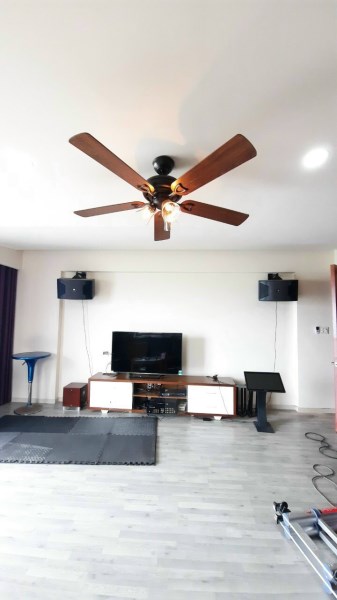 Đèn trang trí lắp kèm quạt