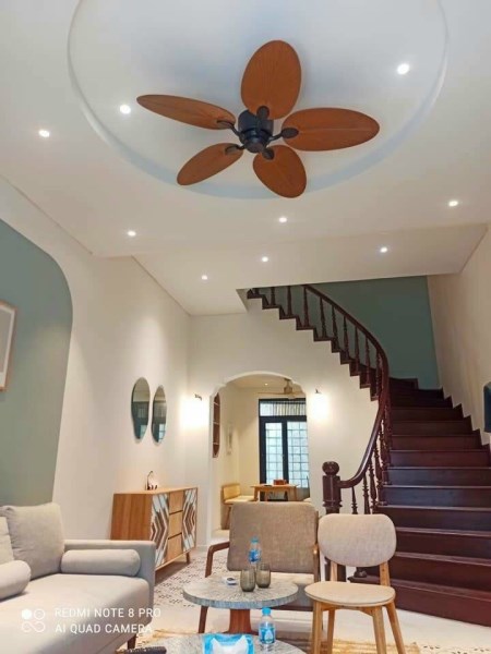 Đèn trang trí lắp kèm quạt