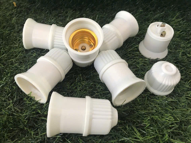 Đuôi đèn nhựa trắng E27