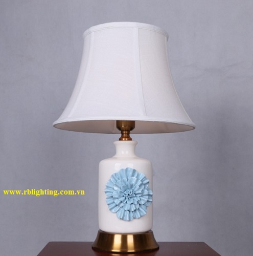 Đèn cây sứ