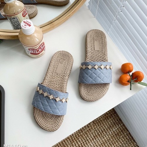 Dép nữ bảng ngang khóa đá