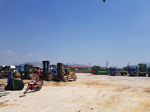Vận chuyển hàng hóa bằng đường bộ