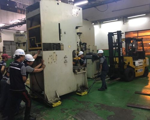 Di dời và lắp đặt máy móc