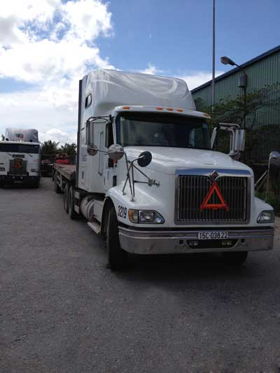 Xe containner đầu kéo Mỹ