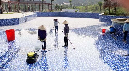 Dịch vụ vệ sinh bể bơi