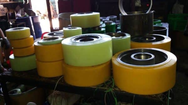 Bọc bánh xe nâng điện