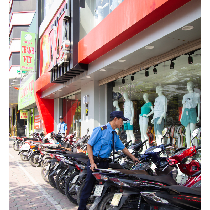 Dịch vụ bảo vệ cửa hàng thời trang