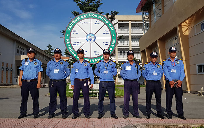 Dịch vụ bảo vệ trường học
