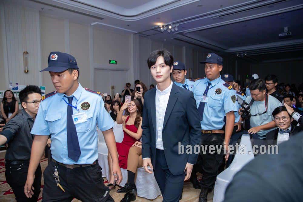 Dịch vụ bảo vệ yếu nhân