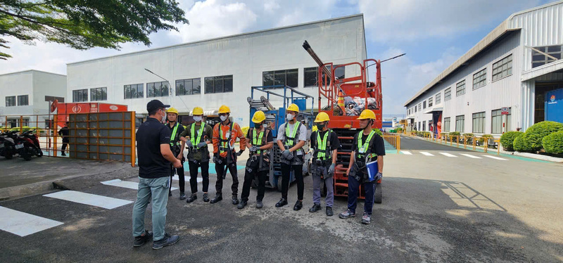 Dịch vụ vệ sinh công nghiệp