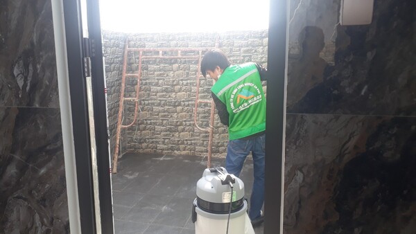 Dịch vụ vệ sinh công nghiệp nhà cửa
