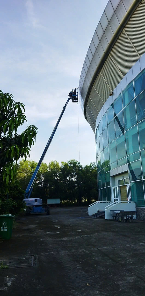 Dịch vụ vệ sinh lau kính