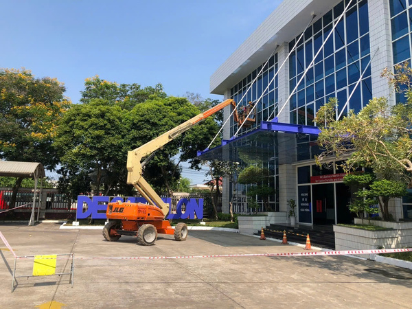 Dịch vụ vệ sinh lau kính