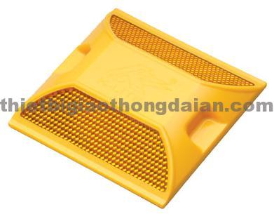 Đinh phản quang nhựa