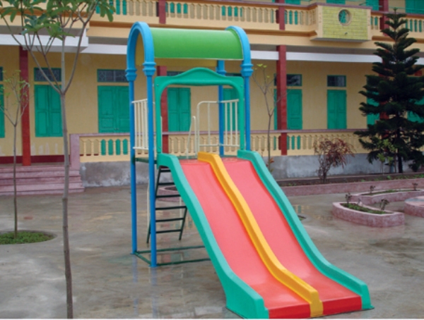 Nhà chơi mái vòm cầu trượt kép