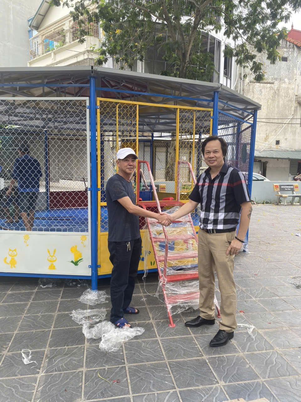 Thiết bị vui chơi trẻ em