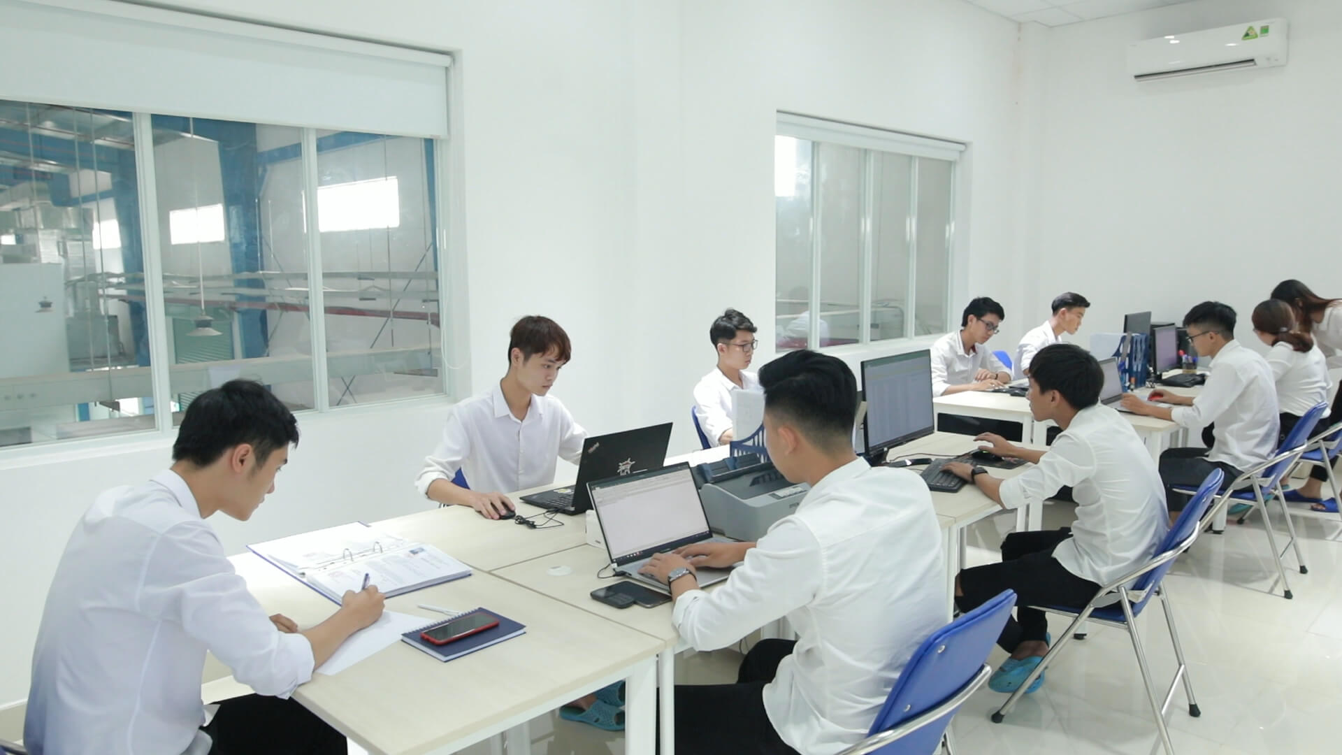 Đội ngũ chăm sóc khách hàng