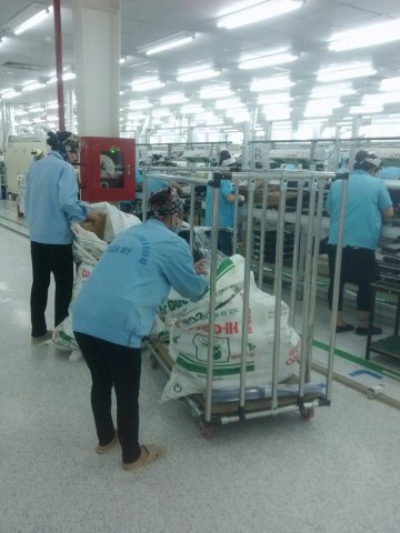 Dọn rác các line sản xuất nhà máy Hàn Quốc