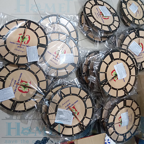 Đồng hồ treo tường