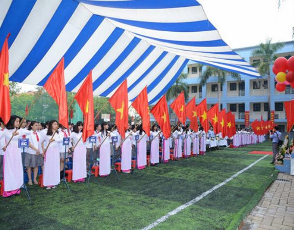 Dù che nắng sân trường