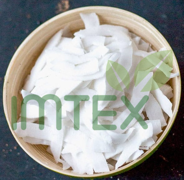 Cơm dừa sấy dạng miếng