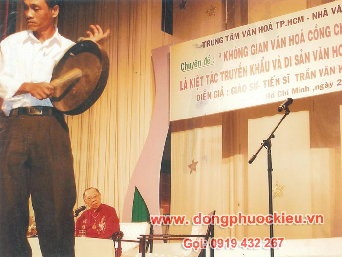Đúc cồng chiêng