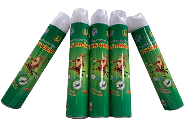 Chai xịt côn trùng sắt
