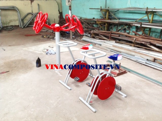 Dụng cụ thể dục ngoài trời