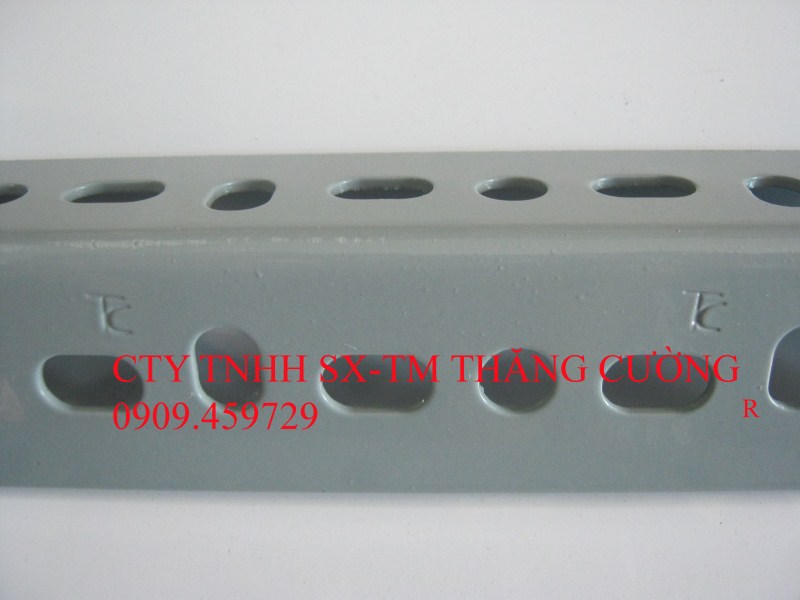 Kệ sắt V lỗ đa năng