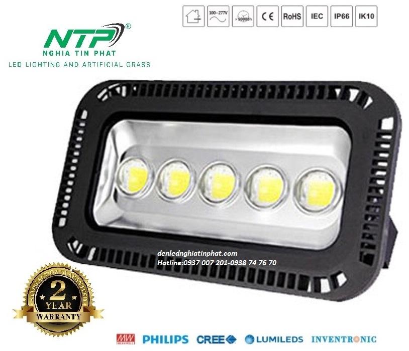 Đèn pha cầu lồi