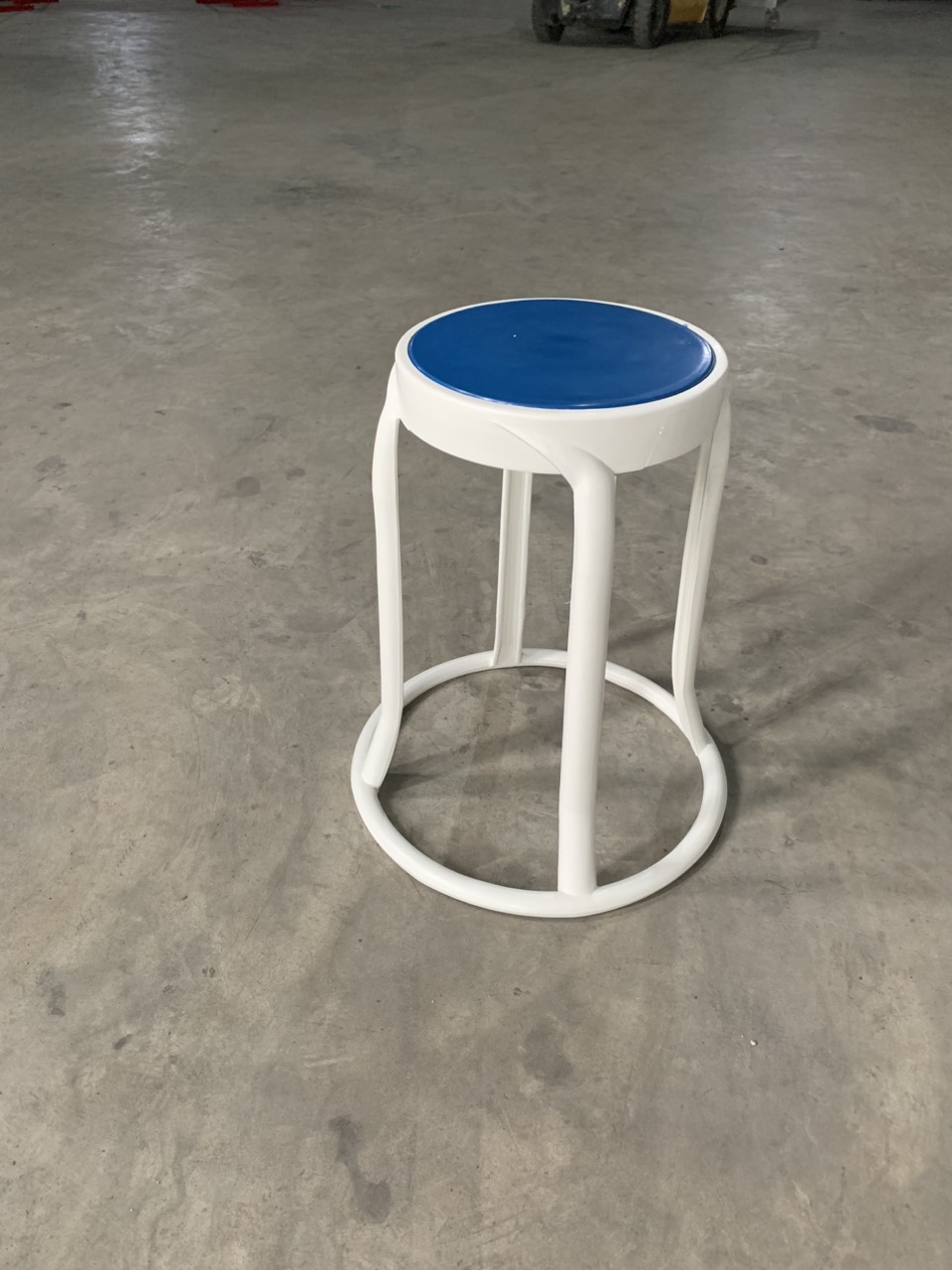 Đôn nhựa mặt xanh