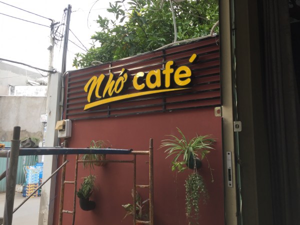Gia công chữ nổi mica