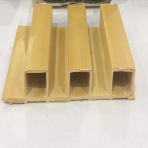 Tấm ốp giả gỗ màu vàng nhạt