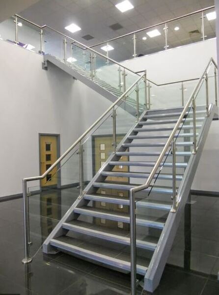 Gia công cầu thang inox