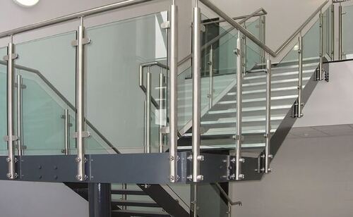 Gia công cầu thang inox