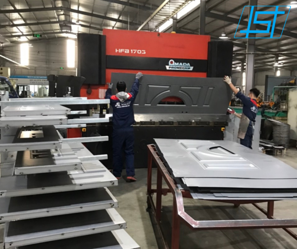 Gia công chấn gấp kim loại