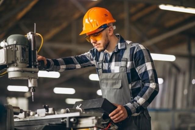 Gia công cơ khí thiết bị phụ trợ