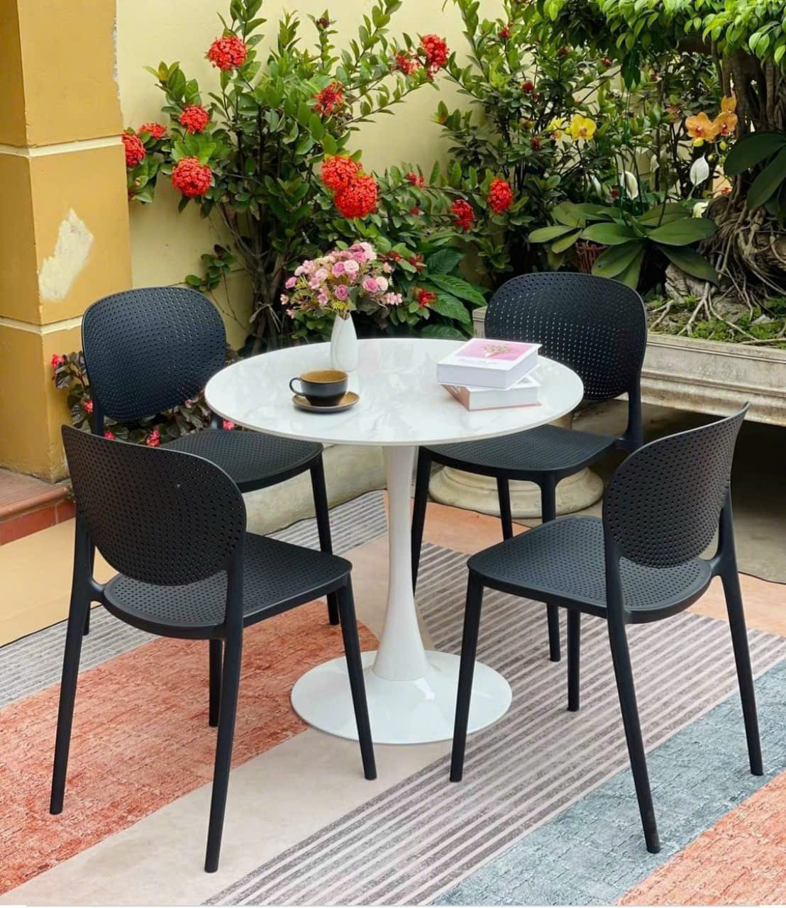 Gia công ghế nhựa