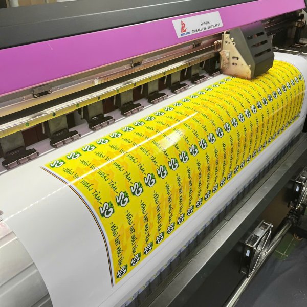 Gia công in decal cho nhãn hàng trà xanh C2