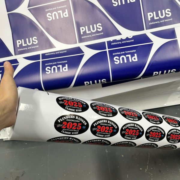 Gia công in decal tem dán