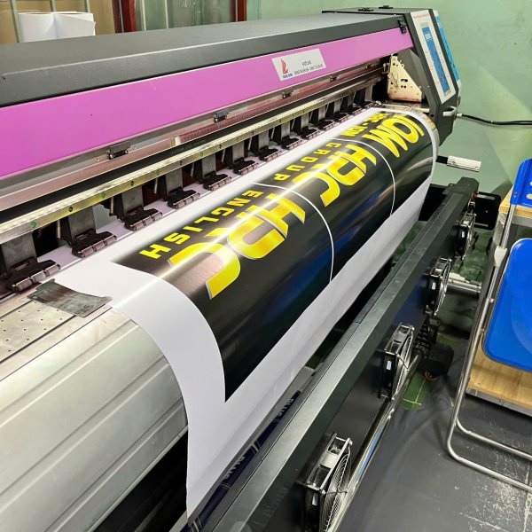 Gia công in logo bằng decal sữa