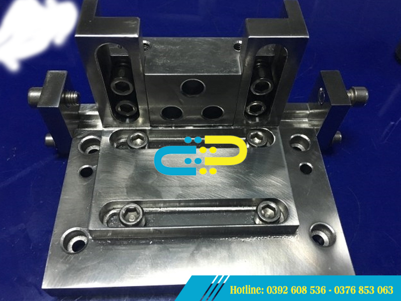 Gia công khuôn mẫu