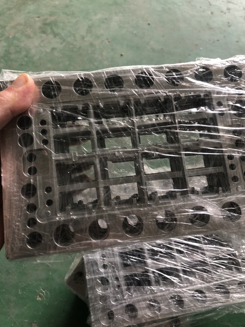 Gia công linh kiện, khuôn mẫu
