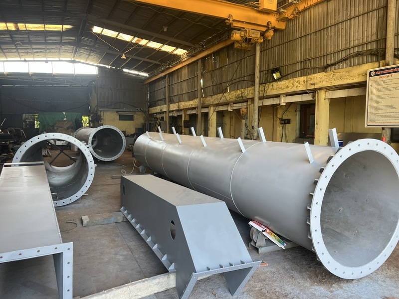 Gia công và lắp đặt ống khói bằng thép