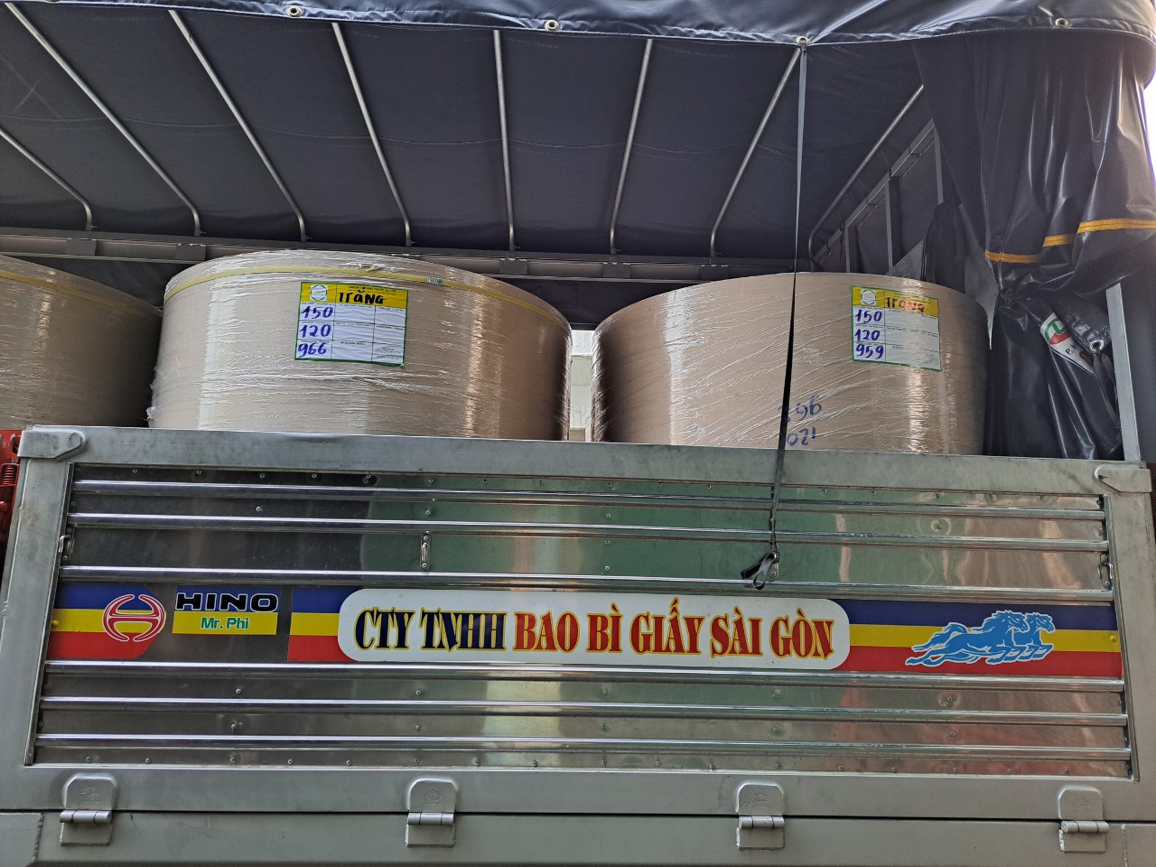 Giấy cuộn nguyên liệu bao bì