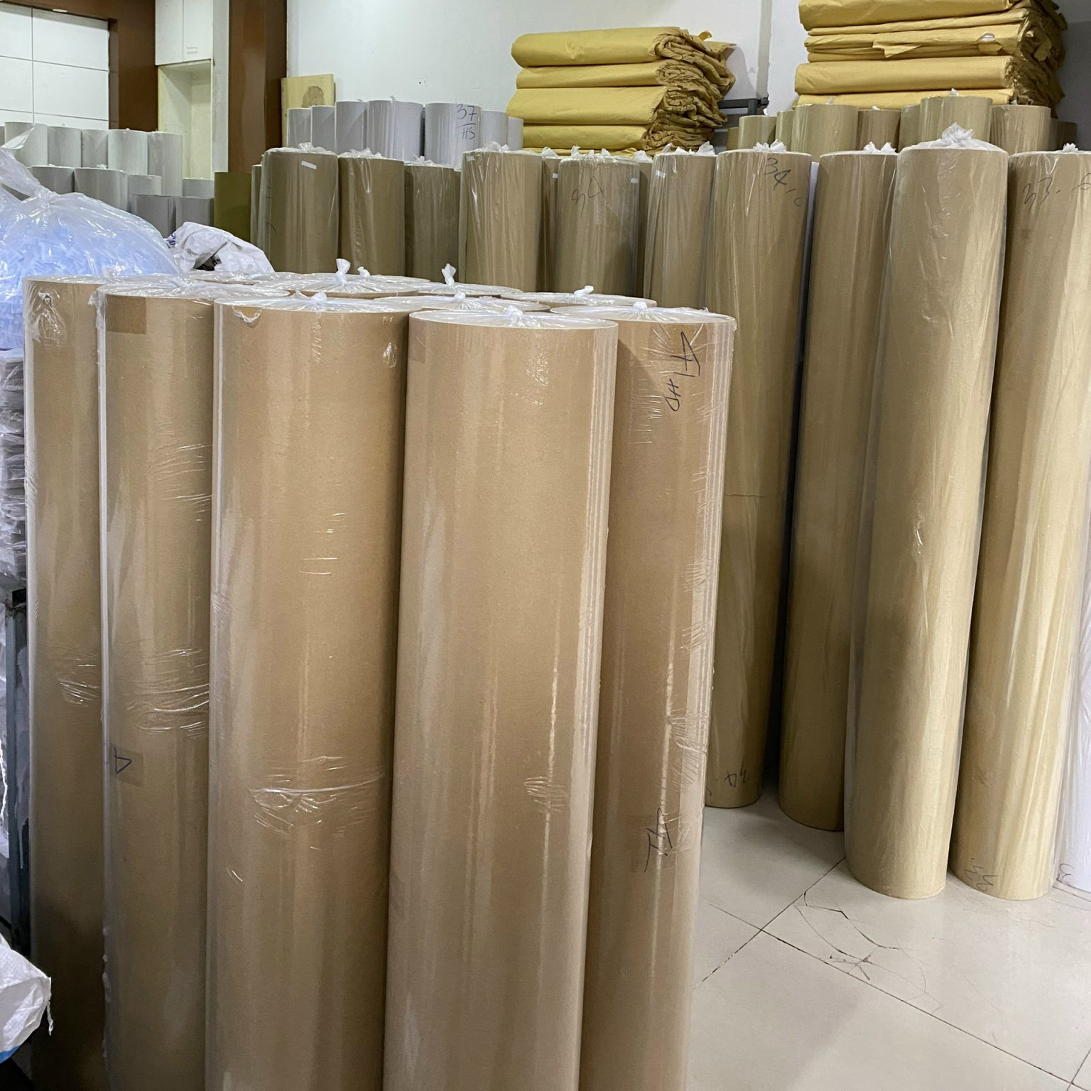 Giấy lót bàn cắt