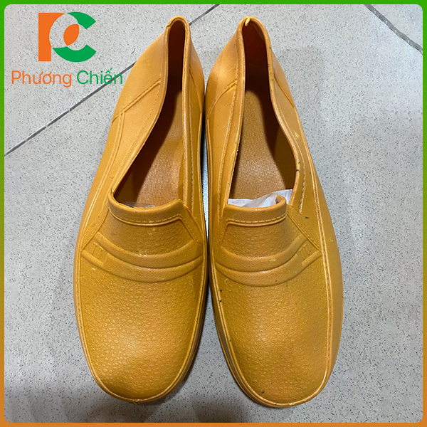 Giày nhựa